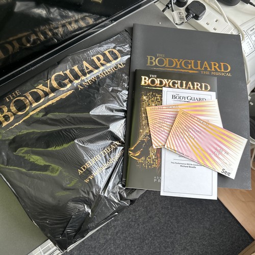 The bodyguard musical large - bodyguard,